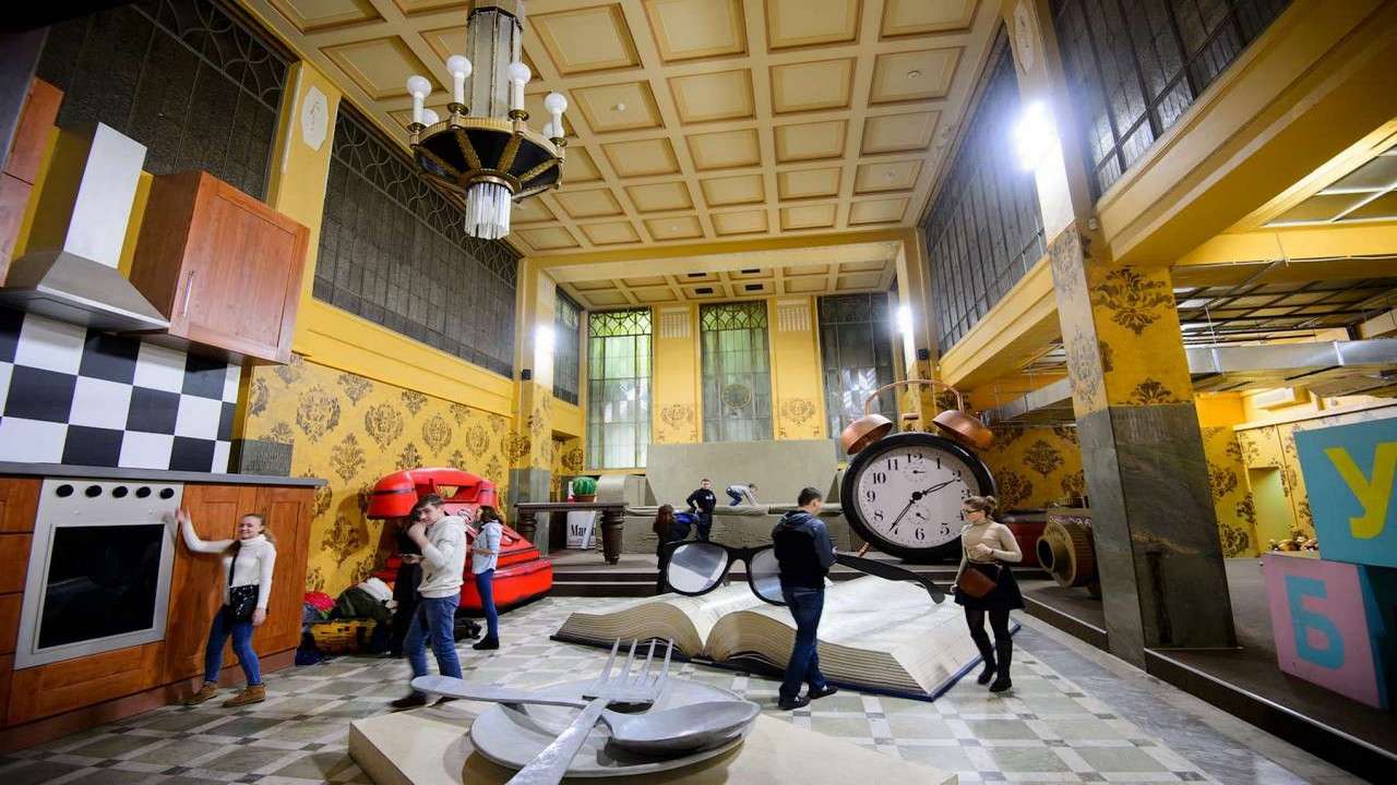Дом великана в Москве на Арбате - как добраться на метро - Метрорус